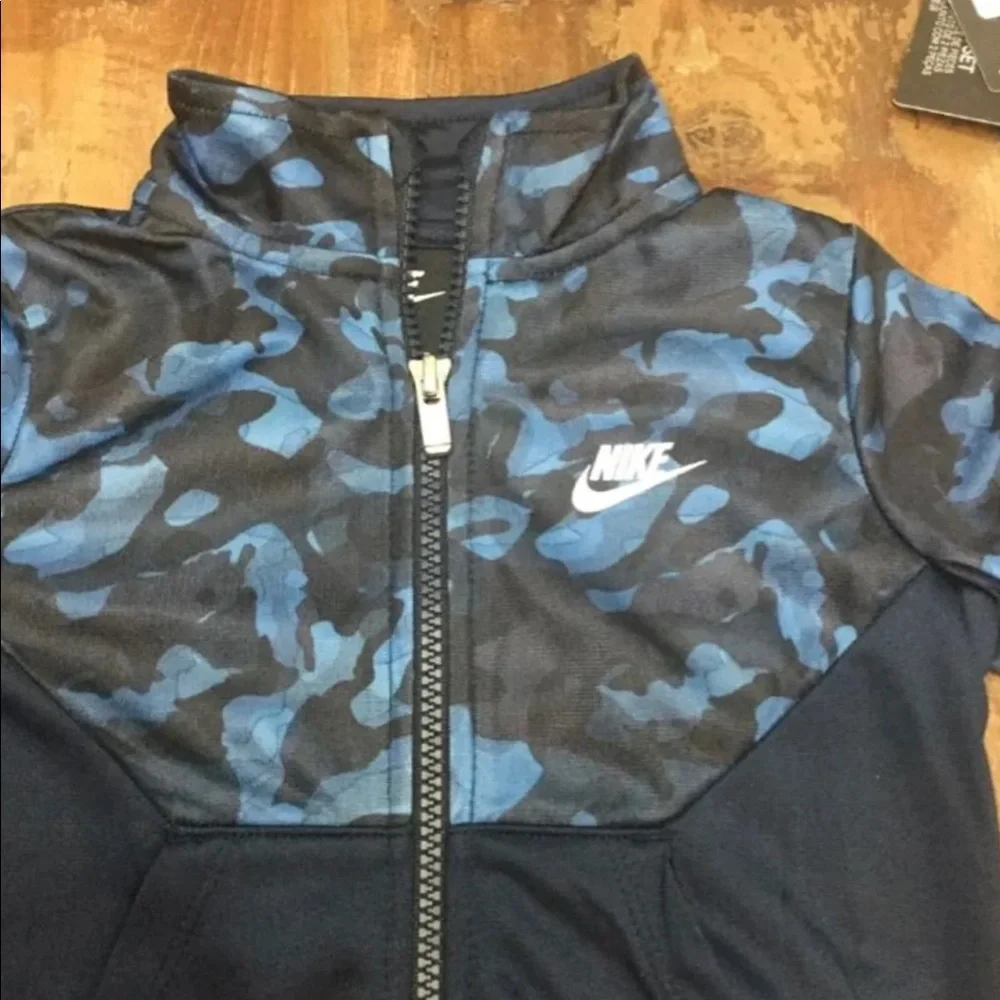 NWT  Nike Boys Two Piece